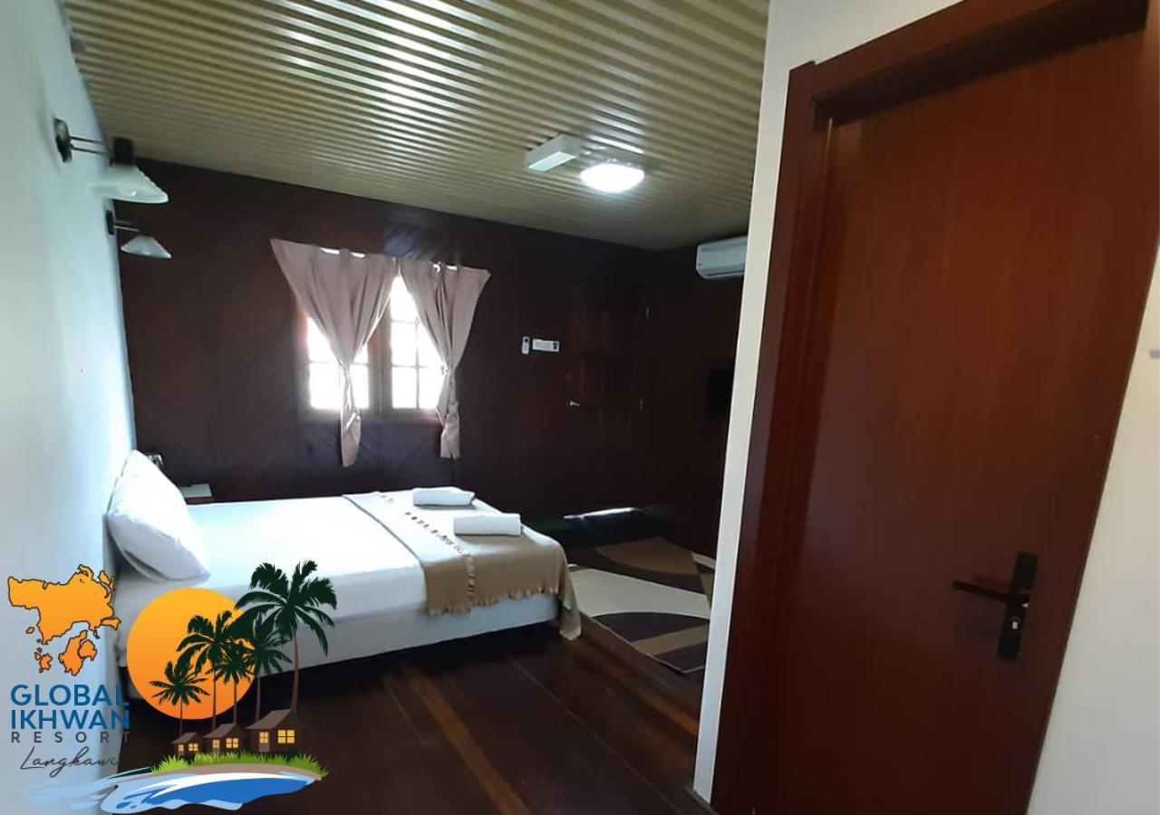 Global Ikhwan Resort Kuah Exterior foto
